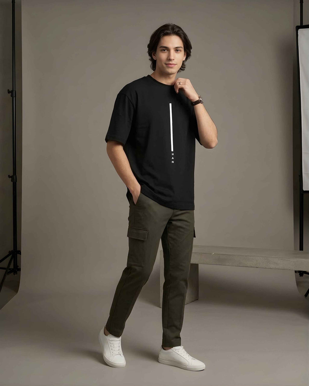 Minimalist Vertical Line Black T-Shirt
