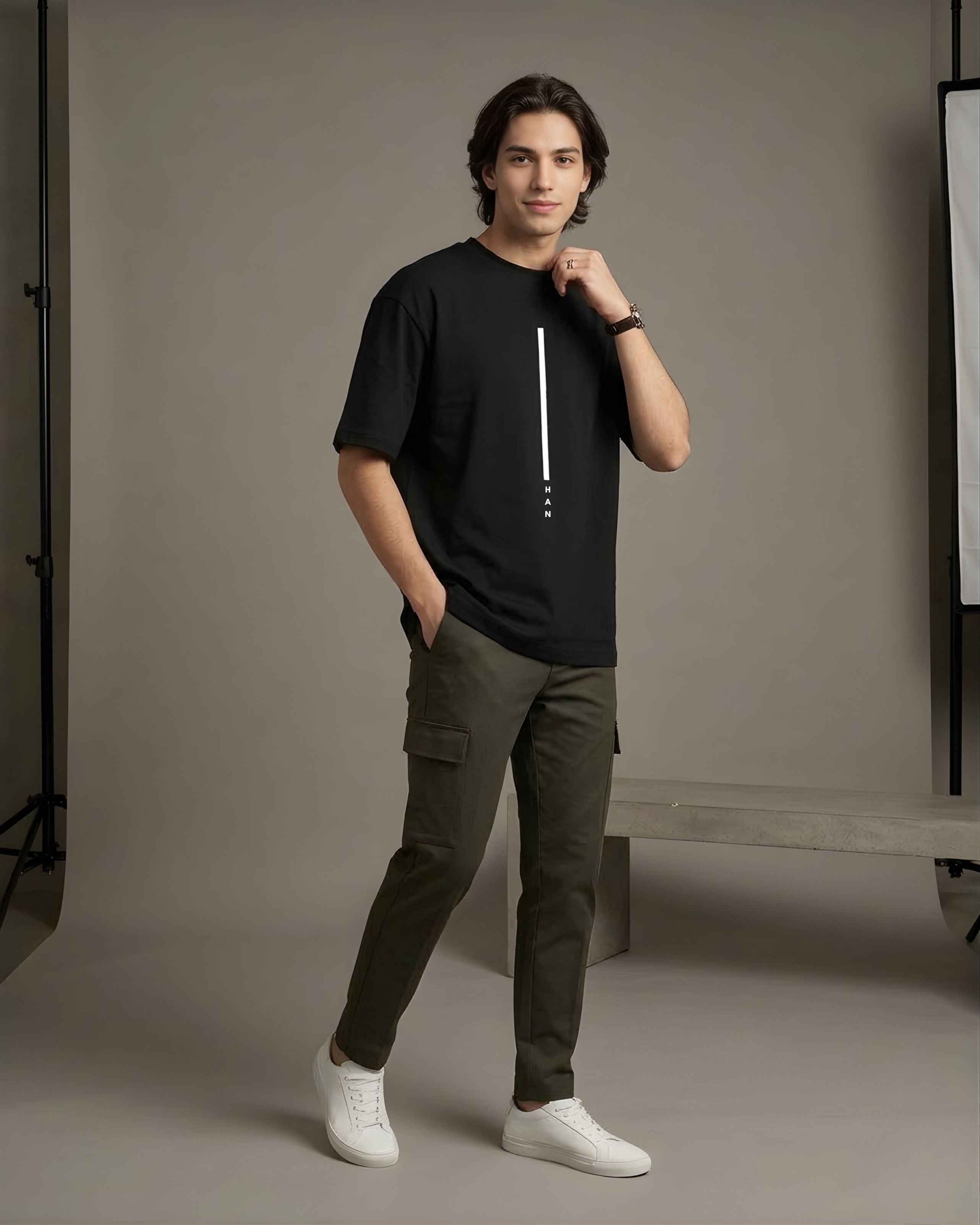 Minimalist Vertical Line Black T-Shirt